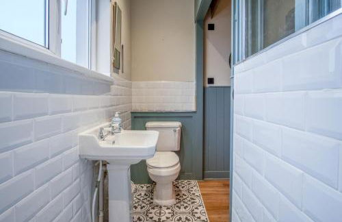 Tide & Tee - 2 Bedroom Apartment - Penally - Tenby - Photo 27