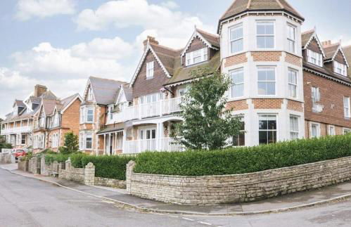 5 The Lookout - 2 bed apartment with parking, balcony & sea views - Photo 25