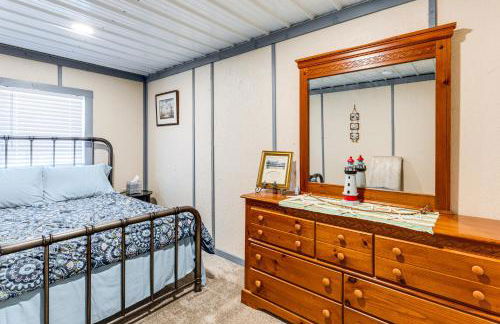 Dock Access Waterfront Cottage in Avenue! - Foto 11