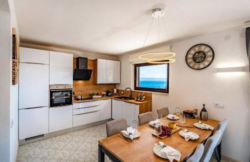 Villa Kadena - Luxury Seaside Villa with Private Heated Pool - Photo 17