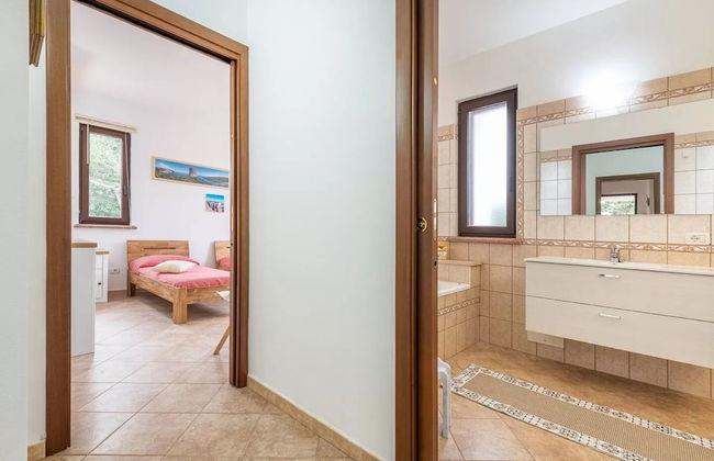 Amazing Detached Villa for 8 Guests Near Stintino - Photo 24