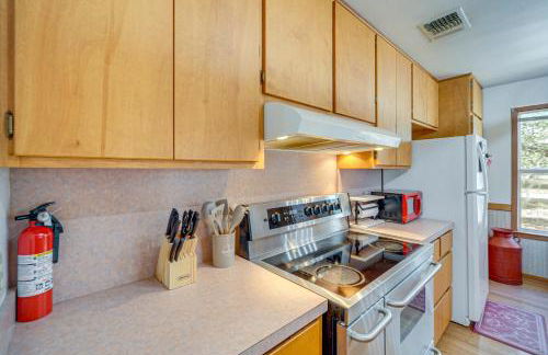 Pet-Friendly Hill Country Retreat with Deck! - Photo 11