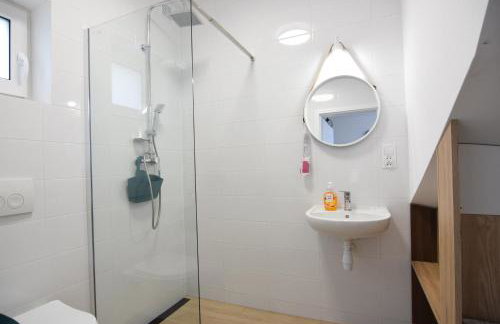 Domki U Zbyszka nad jeziorem z balią ogrodową! - Foto 13