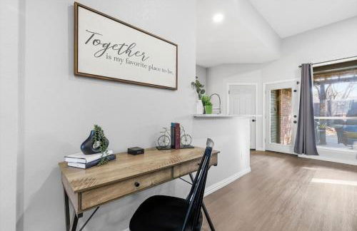 Luxury Backyard Pool & Patio Oasis 4-BD - Foto 10