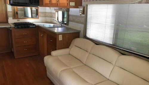 Private 1-bedroom RV, direct bus to NYC Manhattan only 2 blocks away, MetLife Stadium FIFA World Cup 25 minutes away - Foto 1