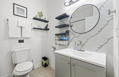 Charming Escape with Hot Tub & Fire Pit Winter Haven! - Foto 8