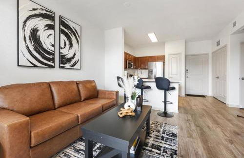 Luxury & Vibrant stay in Frisco with pool & gym - Foto 18