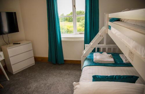 Oak House - sleeps 10 with Bar & Games room - Foto 32