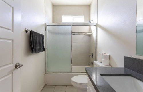 Getaway 4BR Home in the Heart of LA - Foto 25