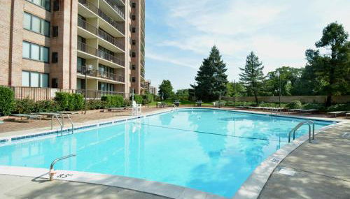 Executive Suite at National Landing - 1BR, Metro, Gym, Pool, Sauna, 2 Queen Beds - Foto 2