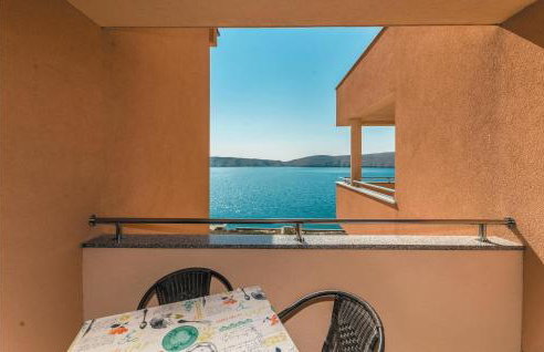 1 Bedroom Cozy Apartment In Vlasici - Foto 3