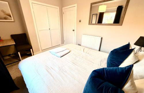 South Gyle House - SuperFast WiFi and Free Parking - 7 minutes from Edinburgh Airport - Foto 15