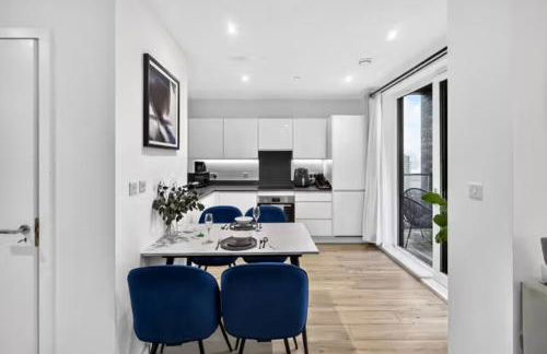 Penthouse with O2 Arena View, Free Parking & Portable AC - Foto 2