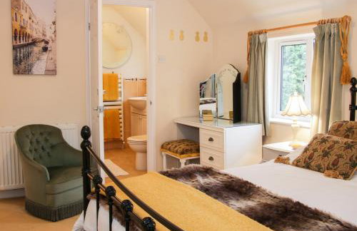 Cream Door Cottage - Photo 17