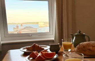 Fabulous High Street Townhouse With Stunning Views & Parking at 'Eagles Nest' - Foto 1