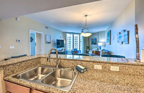 Modern Resort Condo with Balcony - Walk to Beach! - Foto 12