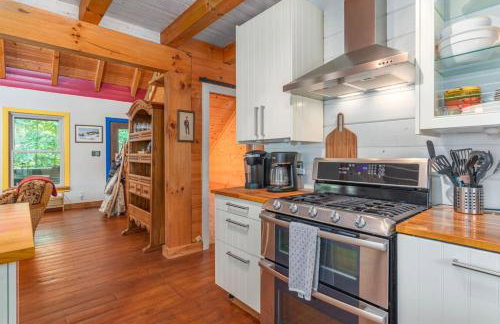 Secluded Cabin with Quality Furnishing and Hot Tub - Foto 19