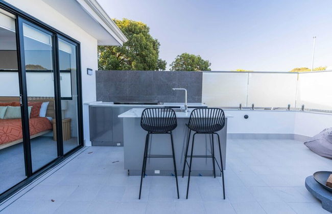 Beautiful 4BR Family Home With Patio and Parking! - Foto 43