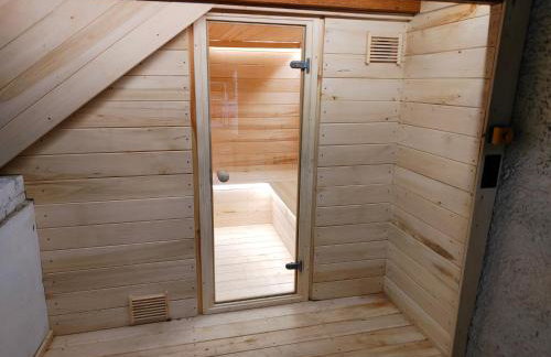 Leszczynowy domek nad jeziorem - Foto 25