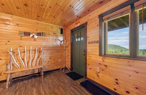 Family-Friendly Cabin with Heated Pool & Sauna - Foto 29