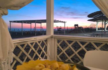 la farfalla blu sul mare - Foto 6