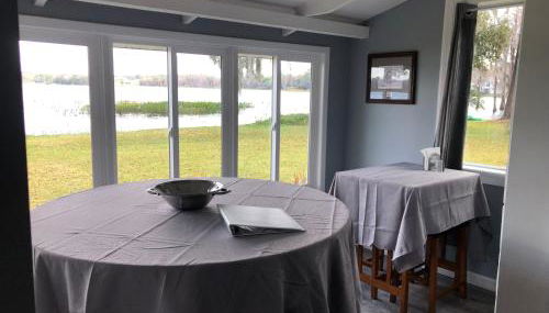 Cozy Lake Front Cottage - Photo 2