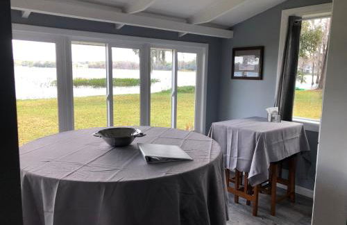 Cozy Lake Front Cottage - Photo 2