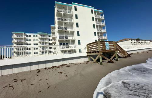 Beachfront Condo, Ocean Views, Near Patrick SFB - Foto 28
