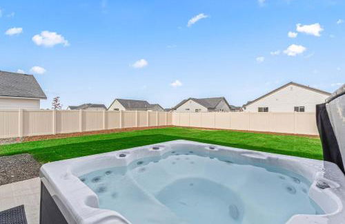 6BR Retreat with Playground Basketball & Sleeps 22 - Foto 40