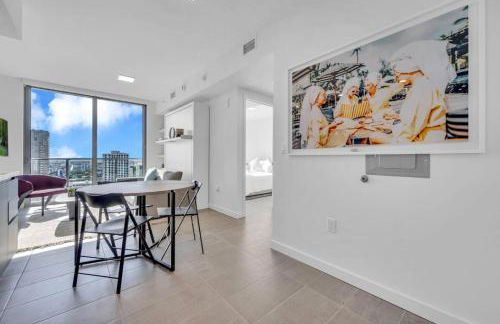 Stylish Studio and Den Across from Bayside Miami - Foto 12