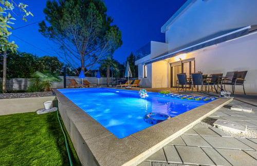 VILLA NINA MALINSKA 150m FROM THE BEACH, SWIMMING POOL - Foto 32