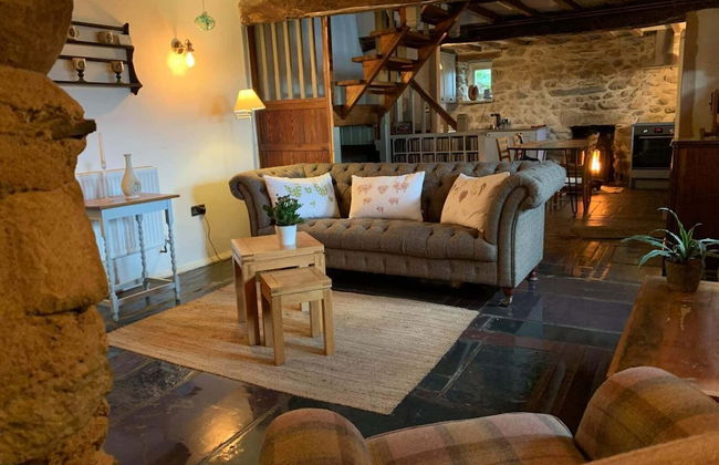 Idlewild Animal Sanctuary Farmhouse Stay - Charity - Photo 9