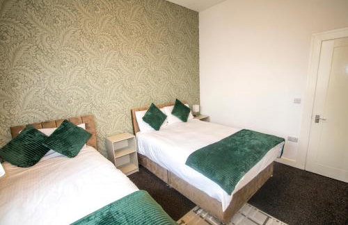 Ideal for groups - 2 Bedroom Apartment - Free Parking, Transit links, Close to Stadiums - Foto 8