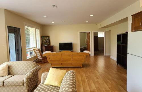 Expansive Dual-Kitchen Retreat - Foto 6