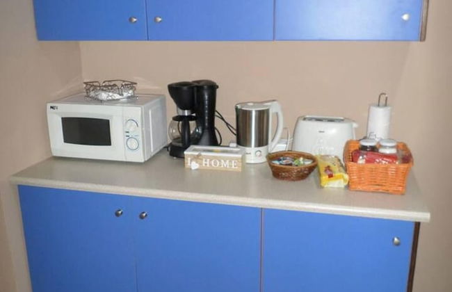 Santorious Cavehouse - Photo 20