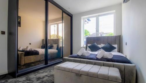 Luxury 4-Bedroom High-End Home, Includes Jacuzzi and Pool Table - Foto 4