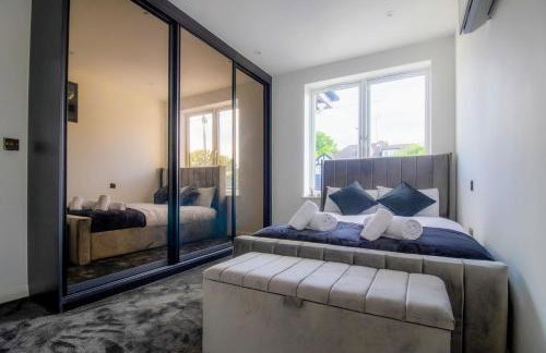 Luxury 4-Bedroom High-End Home, Includes Jacuzzi and Pool Table - Foto 4