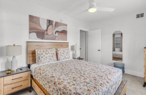 Bayview Regency Apartments By Lowkl - Photo 42