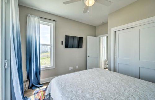 Beachfront Oasis with 2 Large Decks, BBQ and Views! - Foto 23