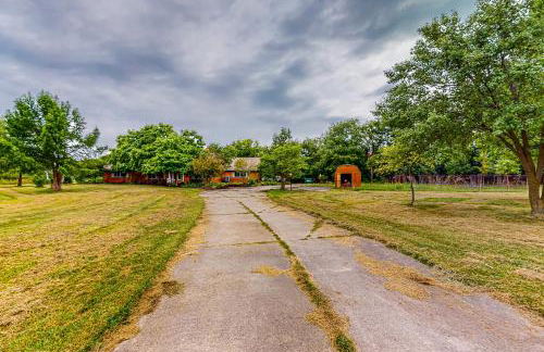 River Access! Couples Retreat on Working Homestead - Foto 21