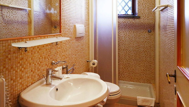 Nice Apartment in Montaione With Shared Pool - Foto 5, Baño