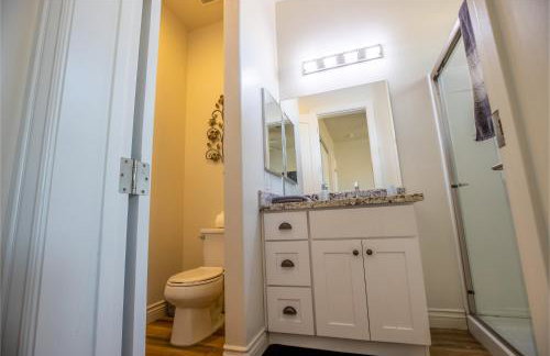 3400 SqFt House W/40Ft Heated Pool/Spa- Strip View - Photo 50