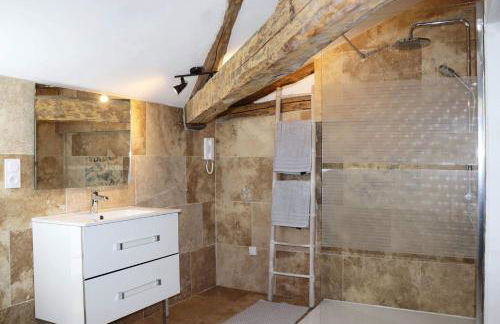 La Cabane - Au cœur d'un village médiéval - Foto 8