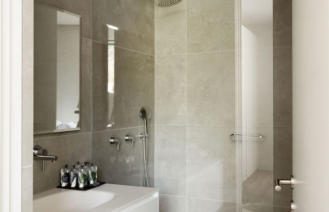 The Y House - Photo 63