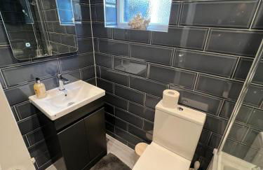 Aisiki Apartments at Stanhope Road, North Finchley, Airconditioned Multiple 2 or 3-Bedroom, Pet Friendly Duplex Flats, King or Twin Beds with Free WiFi - Foto 19