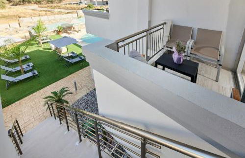 New cozy apartments in Crete Coast with pool and dining area - Photo 63