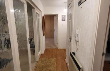 Lovely apartment with free parking & Wi-Fi - Foto 13