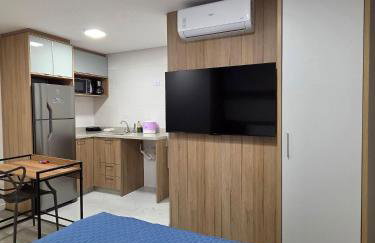 Apto novo com Ar Condicionado bem localizado - Foto 4