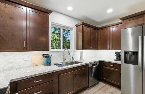 The White House Coveted Triplex Near Lake - Foto 13