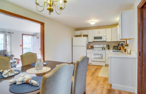 Golf and Unwind Family Home 2 Mi to Covells Beach! - Foto 9